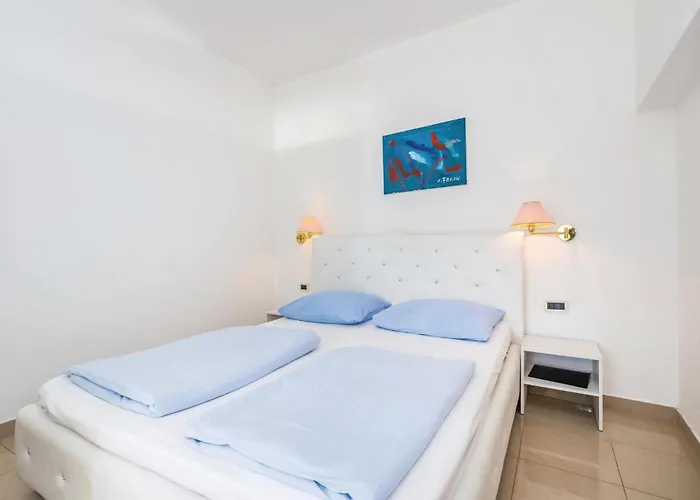 4 Bedroom Cozy In *