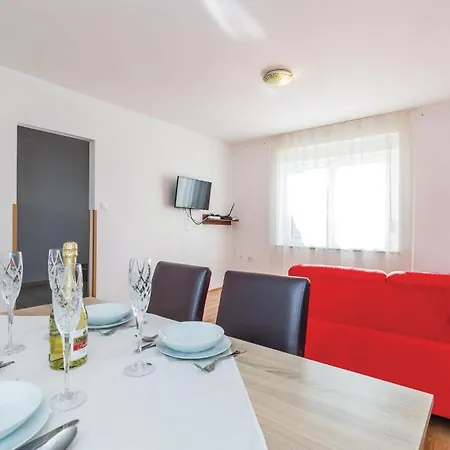 Holiday home In With Kitchen *