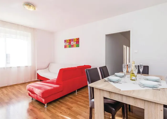 Semesterbostad 4 Bedroom Cozy In *