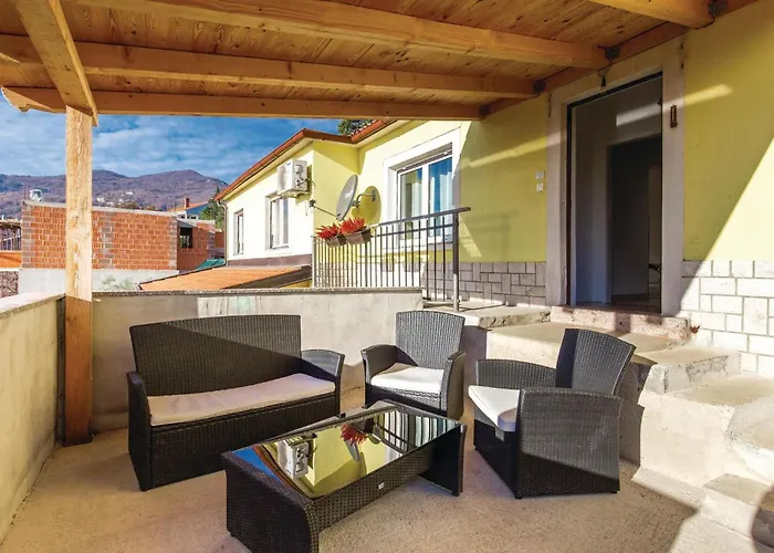 4 Bedroom Cozy In Semesterbostad Opatija