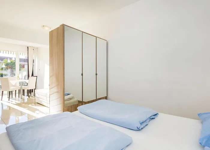 4 Bedroom Cozy In Semesterbostad Opatija
